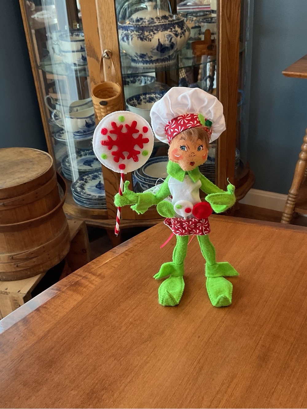 Annalee 9” Green Elf Peppermint Chef with lollipop